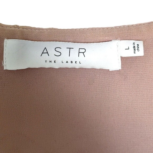 Astr Dusty Pink April Eyelet Ruffle Cold Shoulder Wrap Blouse Sz Large - Picture 7 of 16